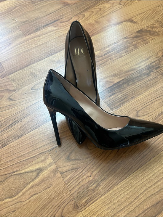 Jennifer Lopez Shoes - Jennifer Lopez Black Patent Pointed Toe Stiletto Heels